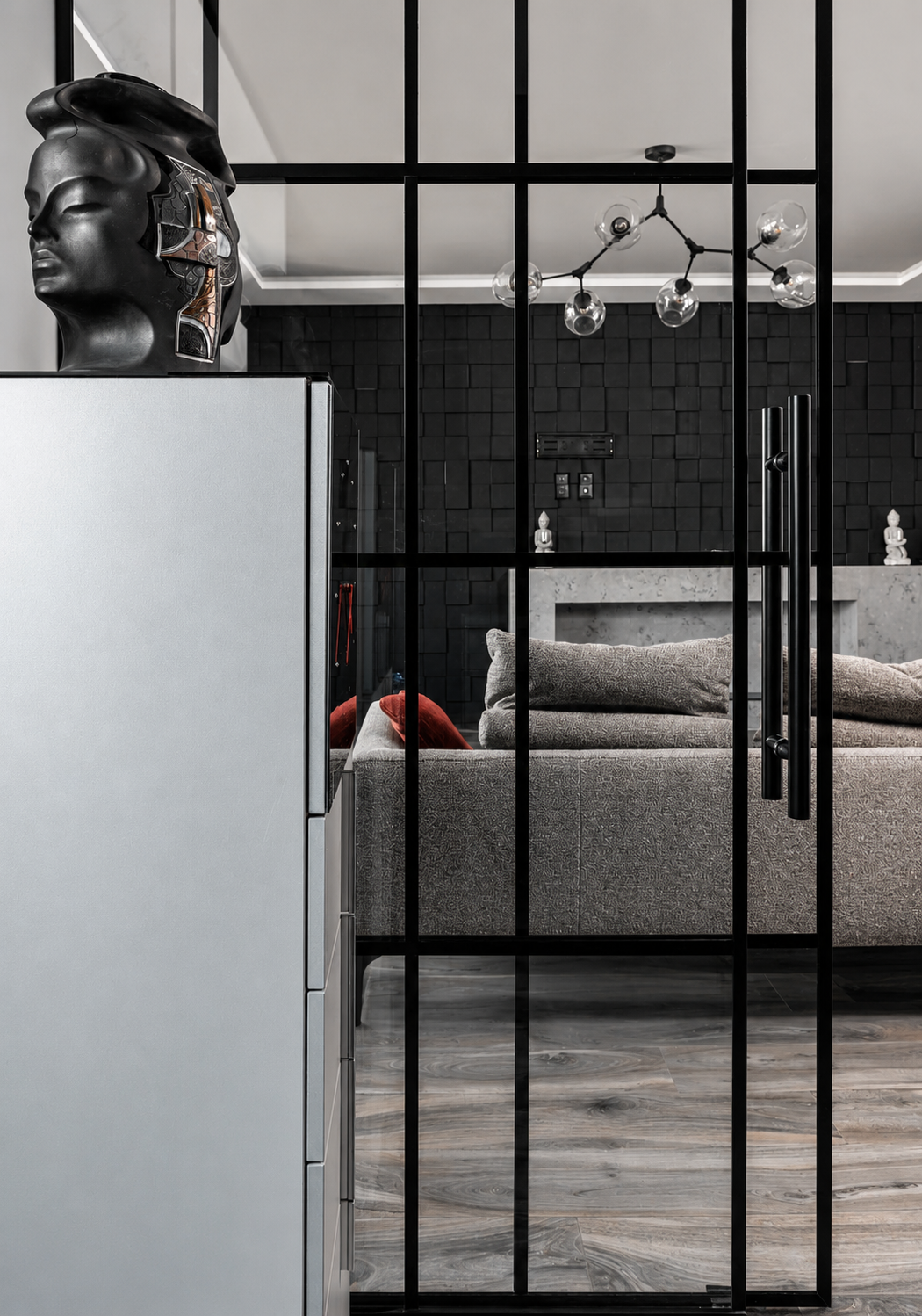 Decorative glass partition